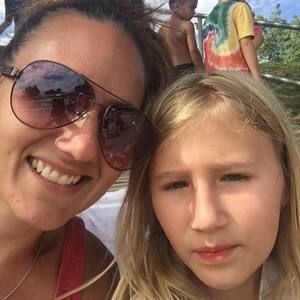 Meet your Posher, Crystal